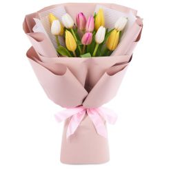 Разноцветные тюльпаны в букете Песнь весны