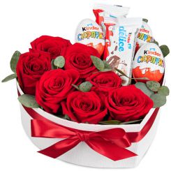 Красные розы в коробке Алые ноты с конфетами