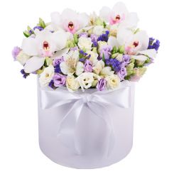 Гранатовый пирог коробка с цветами